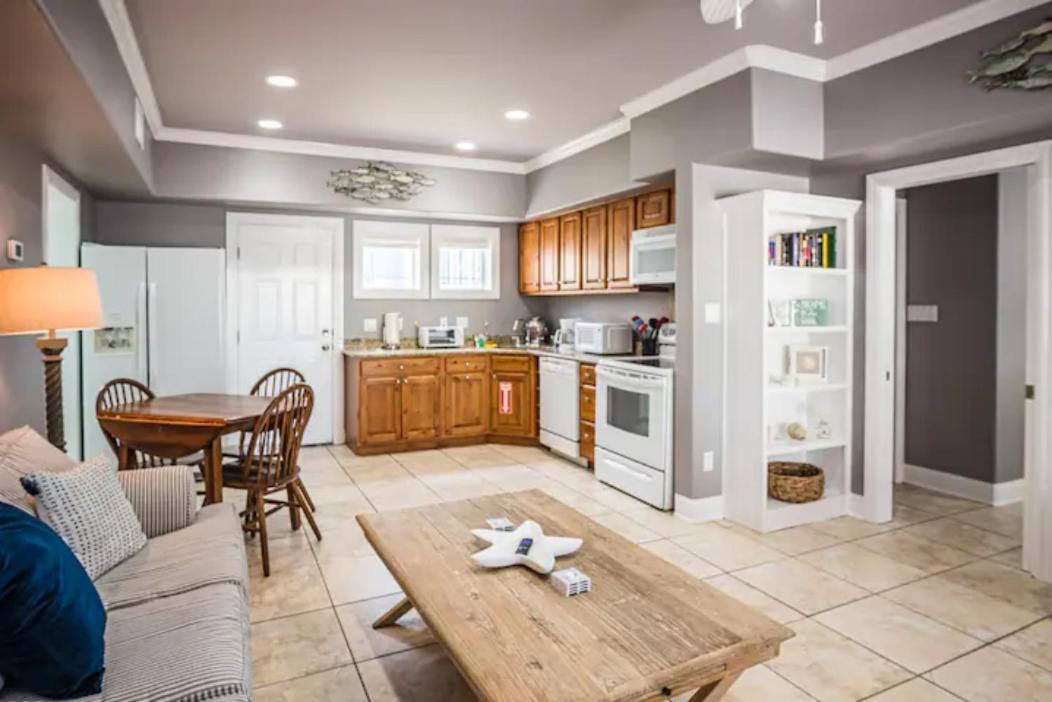 7 Bedroom Home Steps To The Beach With 4 Patios And Pool! Sleeps 20 Port Aransas Exteriér fotografie