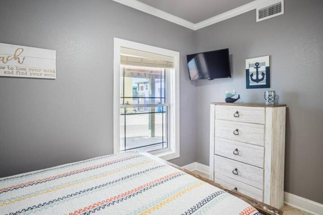 7 Bedroom Home Steps To The Beach With 4 Patios And Pool! Sleeps 20 Port Aransas Exteriér fotografie