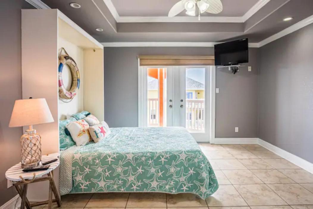 7 Bedroom Home Steps To The Beach With 4 Patios And Pool! Sleeps 20 Port Aransas Exteriér fotografie